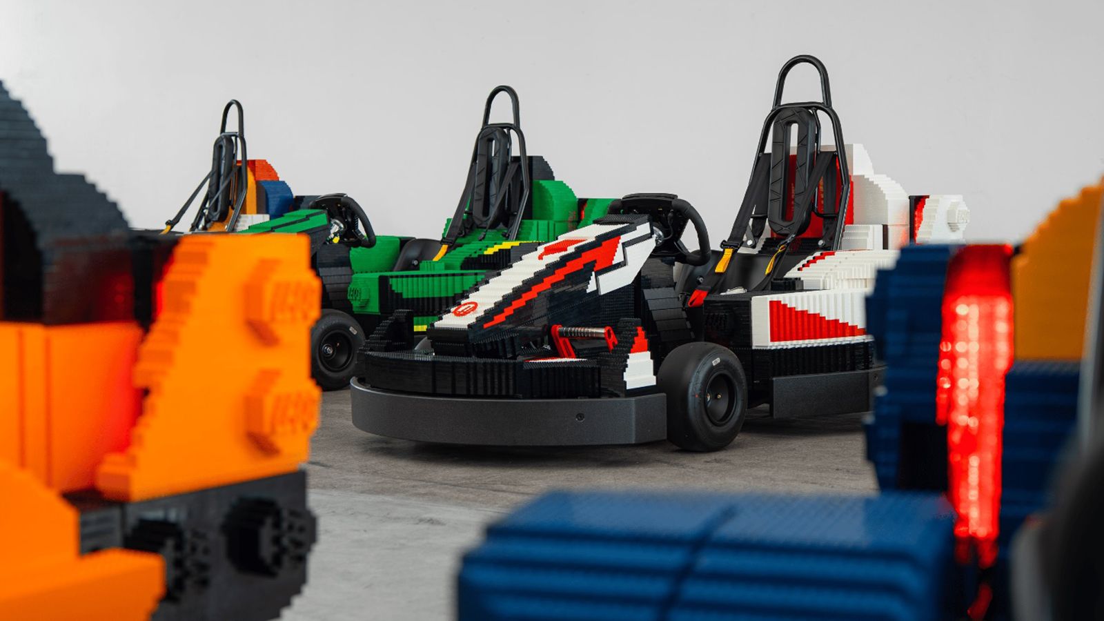 F1: Οι 22 οδηγοί θα «τρέξουν» με LEGO μονοθέσια στο GP του Silverstone